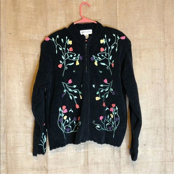 Vintage Sweaters - Victoria Harbour Sweater XL Vintage Floral Black